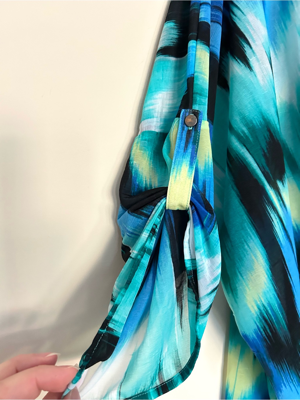 Jennifer Lopez Women’s Teal Blue Green Abstract Draped Blouse — image 5 of 8